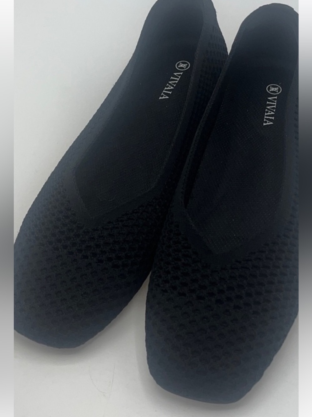 Vivaia Square toes flats